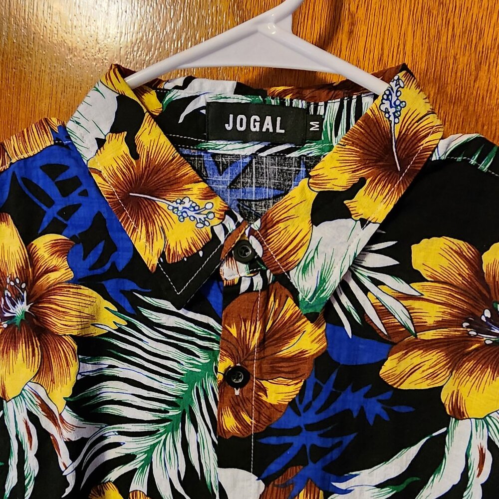 Men's Medium Jogal Vibrant Hawaiian Short Sleeve Casual Button Up Shirt